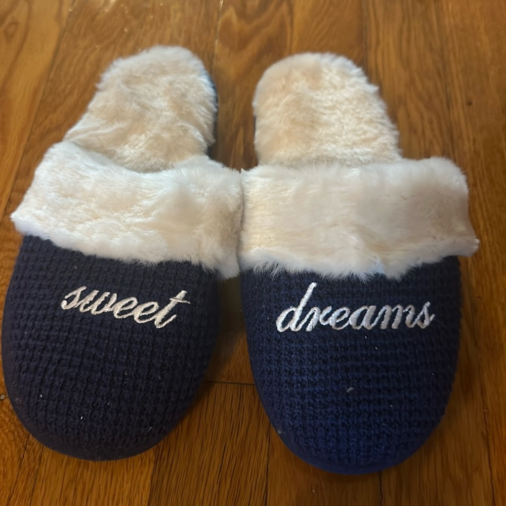 Victoria’s Secret Blue and White “Sweet” “Dreams” Slipper